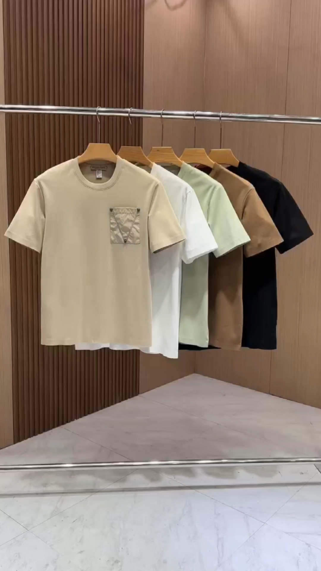 葆蝶家新款短袖t恤,时尚大方百搭