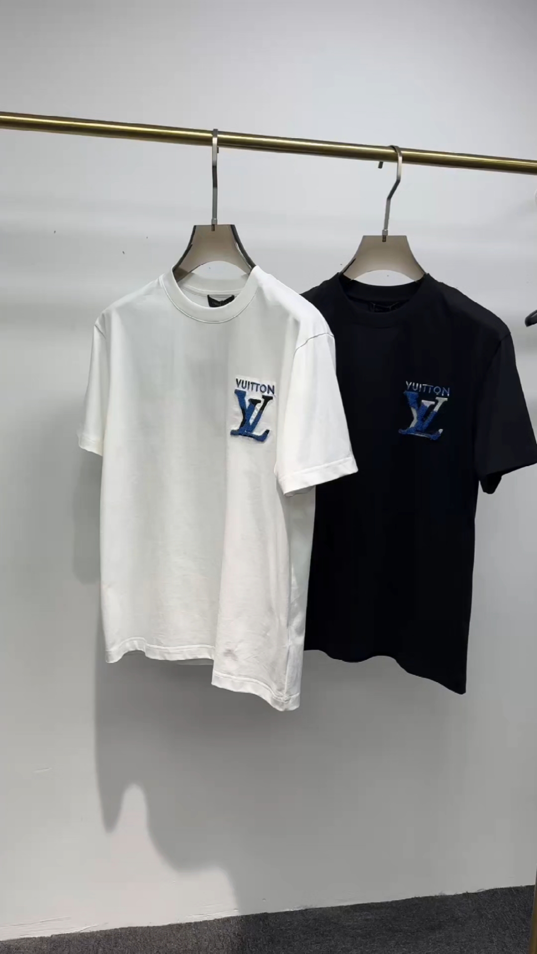 lv春夏新款短袖t恤,简约大方,时尚百搭