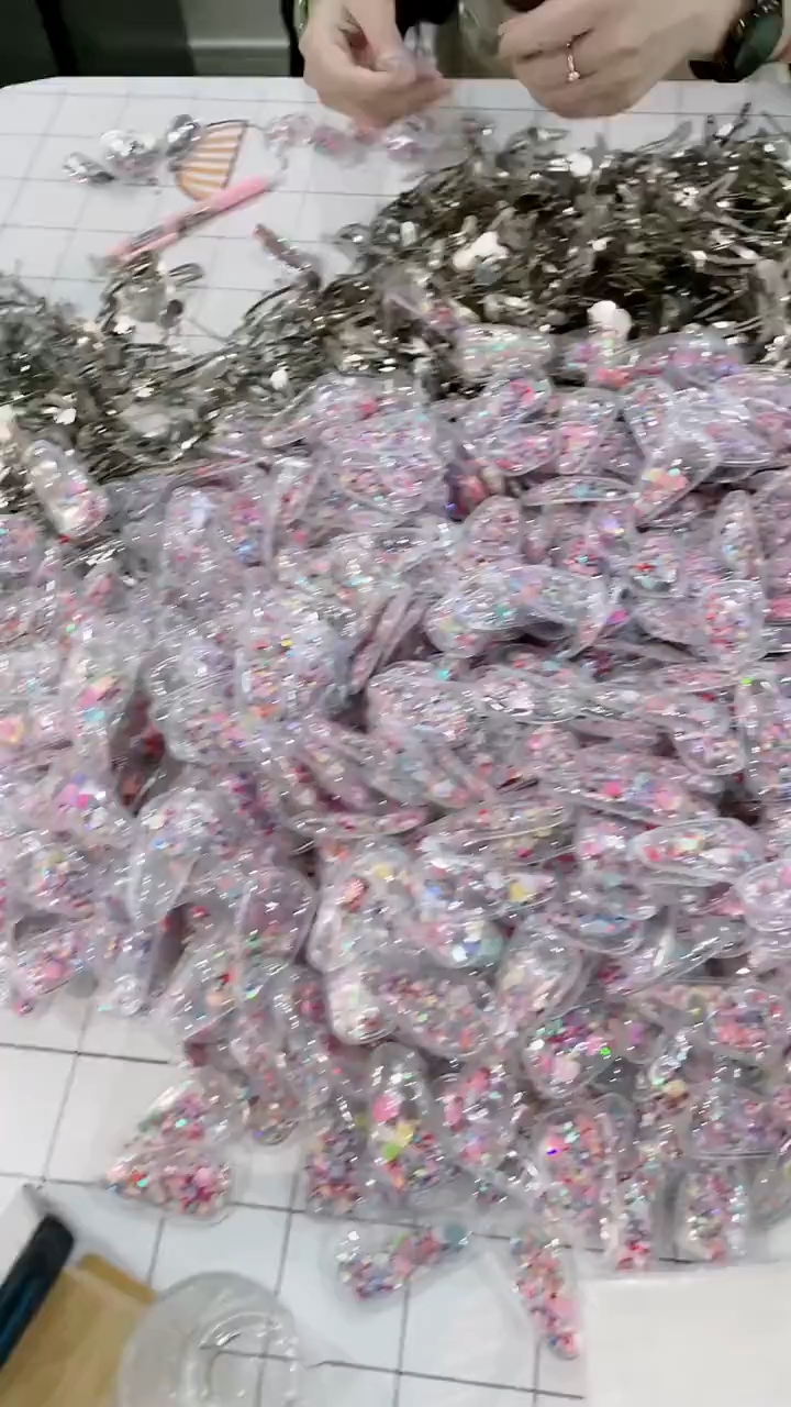 手工活小发夹 有需要的吗?一天能挣个200左右