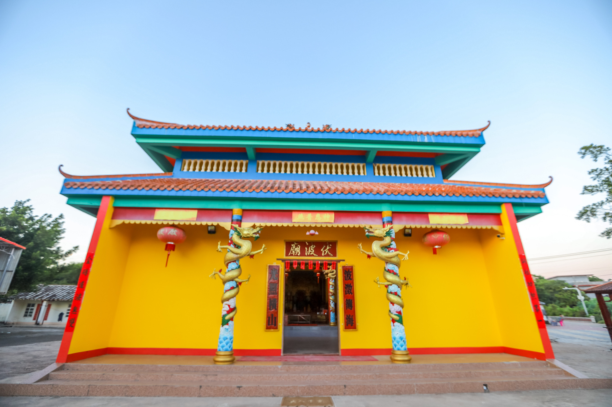 钦州伏波庙,纪念东汉名将马援而建,其庙会文化游神很有特色