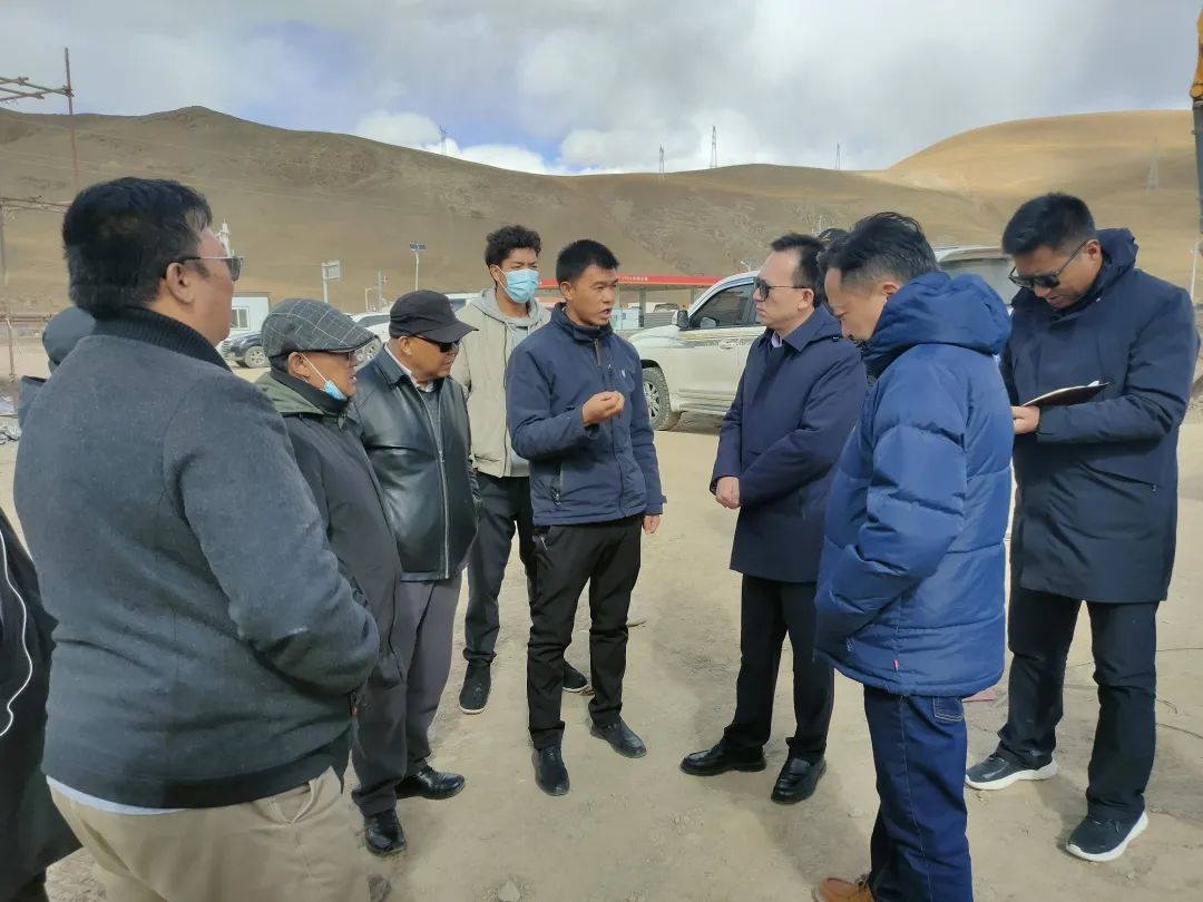 龚一枫副市长一行深入夏曲镇灾后重建安置房建设点进行督导检查