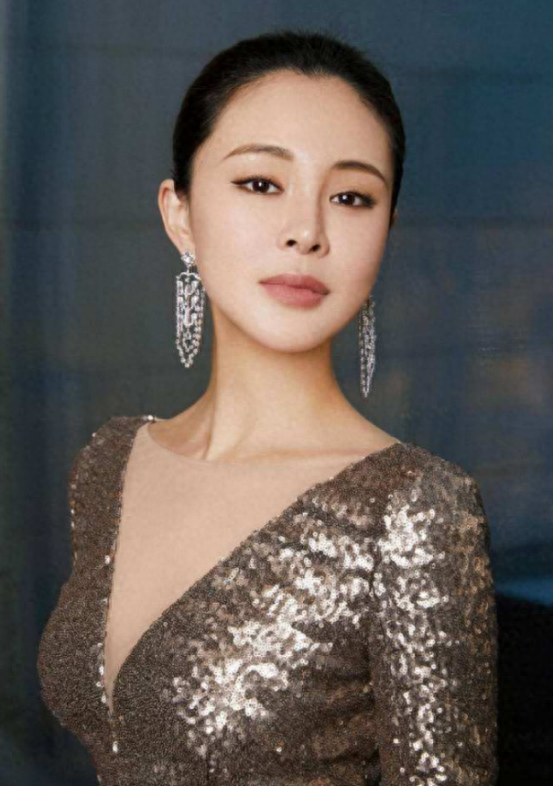 回顾长春女婿佟大为照顾植物人父亲20年婚后将妻子宠成公主