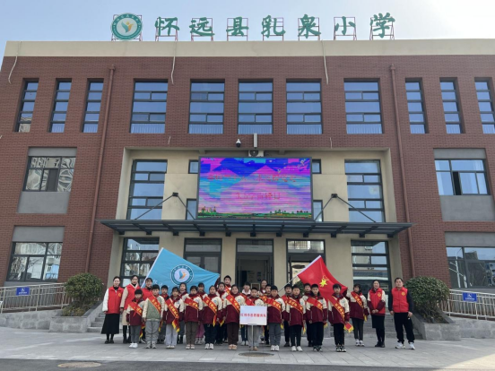 怀远县乳泉小学开展"学雷锋"志愿服务活动