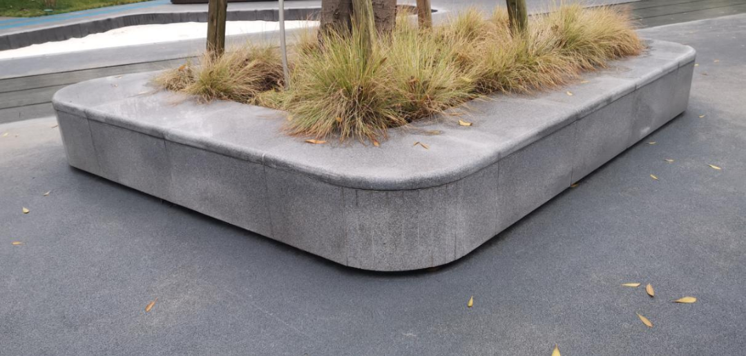 石材排版要求难点区块:对称线,各类水池,泳池,树池异形压顶,建筑连接