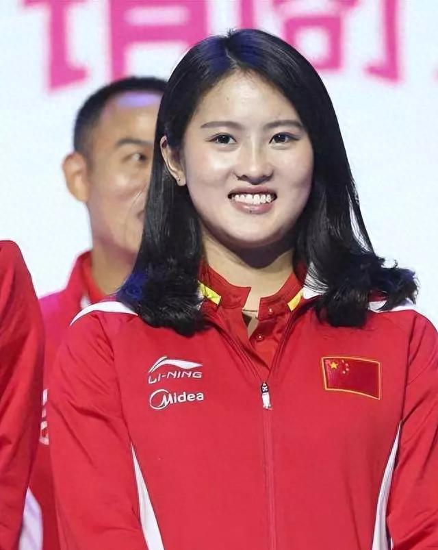 31岁陈若琳的爱情:拒绝霍启山的追求,但却对国足于大宝另眼相待