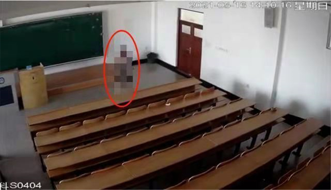 黑龙江大学不雅视频被疯传,镜头高清旋转直播,涉事学生传已自杀