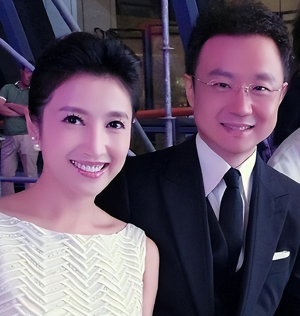 2017年,著名主持人刚强向春妮求婚,春妮说:"结婚可以,但我要丁克,我不