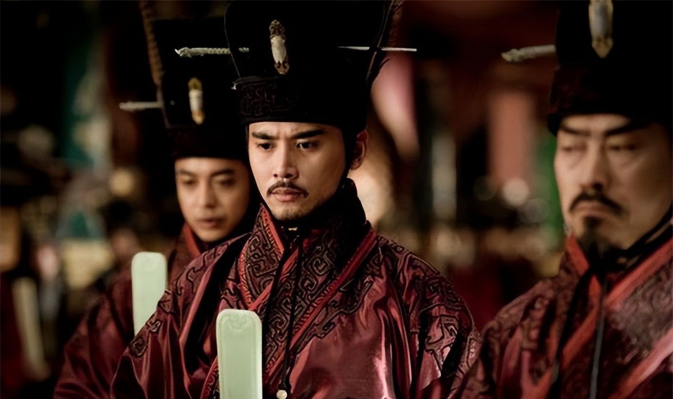 他是神童,也是官员,满腔恨意恰似一江春水向东流