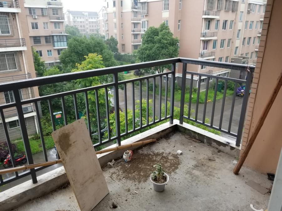 浙江省海宁市!第一次拍卖赞山景苑22幢2单元304室,起拍价80万元