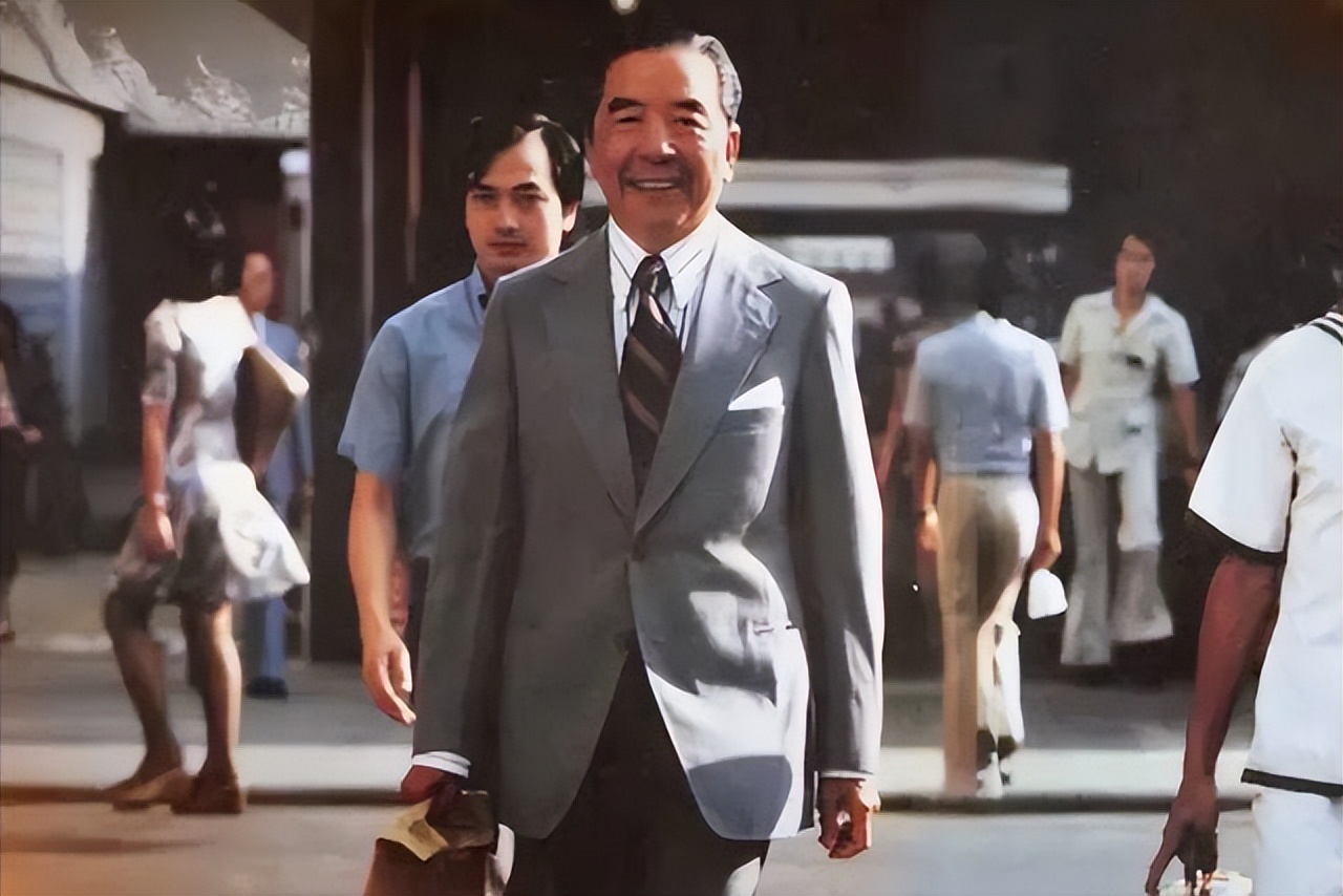 世界船王包玉刚:房产15645处,却没有儿子,5000亿遗产留给女婿