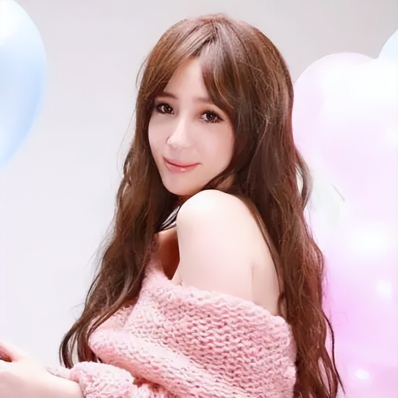 女星张艾亚秘密闪婚,大7岁老公是10年前旧爱,旧情复燃不到1年