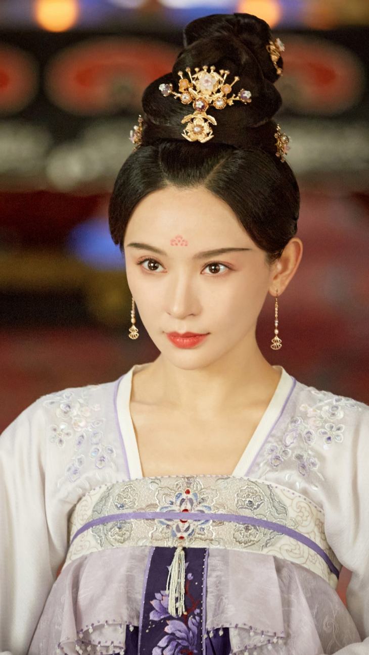 《知否》墨兰剧外好清纯!休闲装素颜运动,自律还吃减肥餐