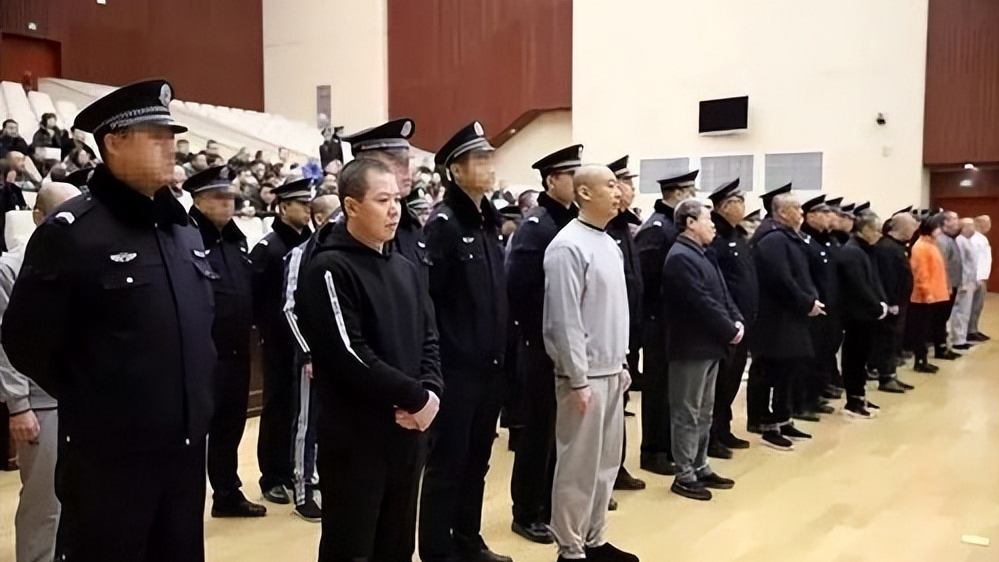 纪实:18年黑老大任爱军敛财12亿,7次减刑出狱,最后被妻子举报