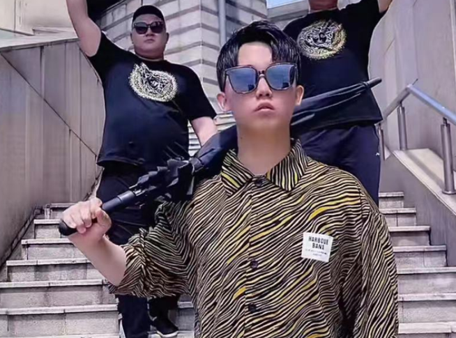 四川可乐警告二驴,老方丈,扬言手握对方黑料,将到有关部门举报