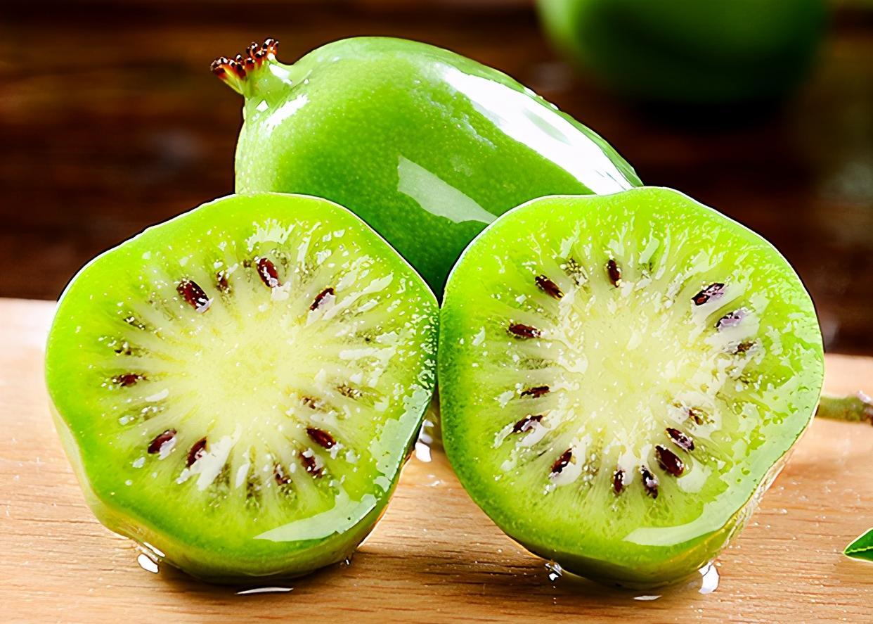 家里有块空地,不妨种2棵软枣猕猴桃,不挑土壤,简单易活