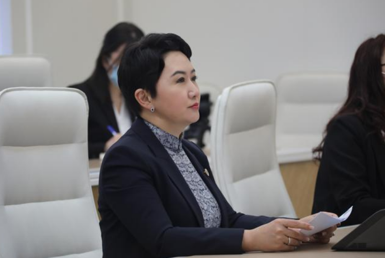 蒙古总统女儿图片