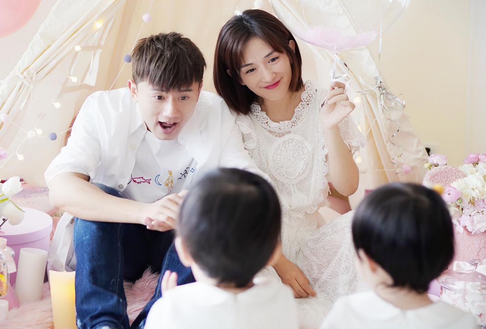 谢娜生二胎后首次露面,产后身材还未恢复,网友:二胎身材太真实