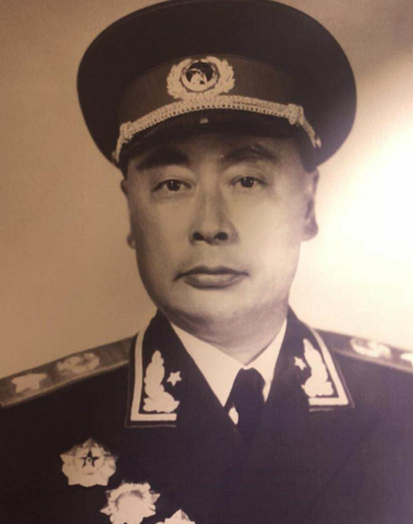 陈毅的儿子陈丹淮,上学期间遭攀比,被问及家庭:我父亲只是处长