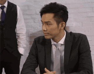 有上面这一出,吴昕再被挖出卖朱一龙粉丝送的礼物,吃瓜群众就丝毫不