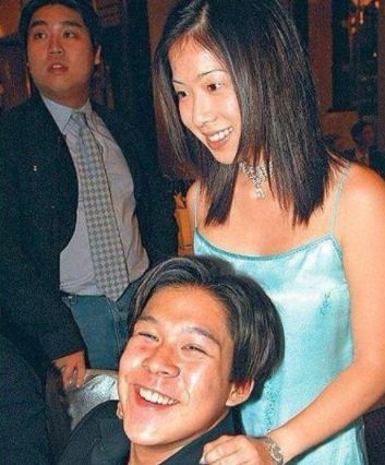 霍启刚:前任一个比一个漂亮,为何会选择郭晶晶?