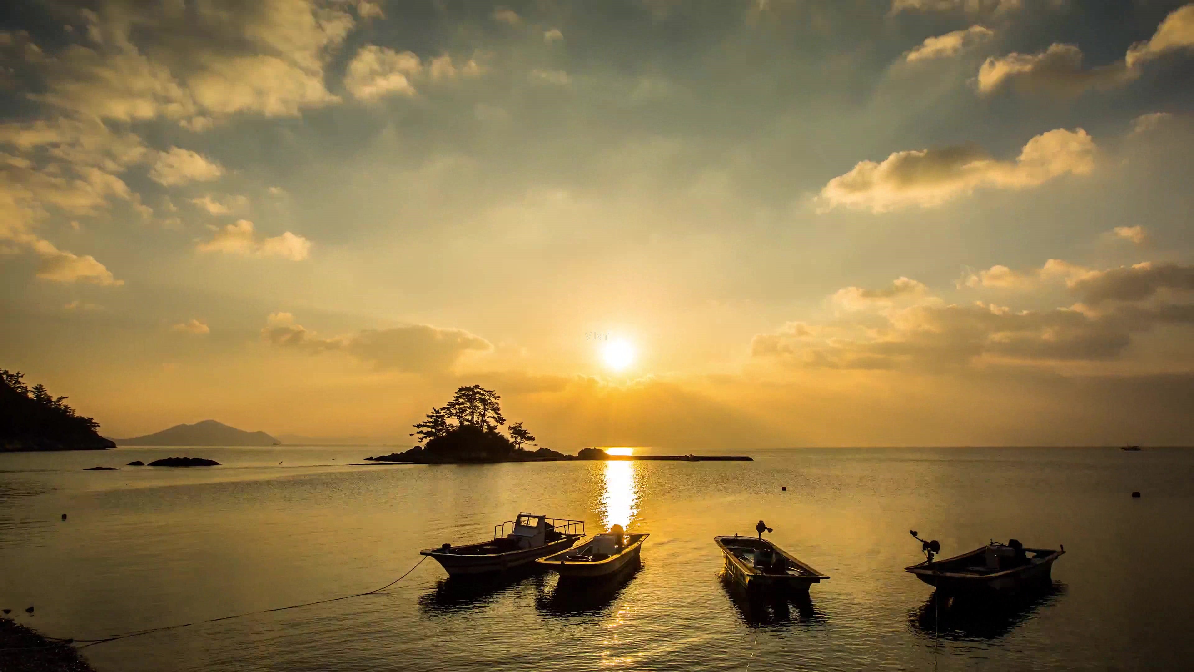 《增广贤文》:时光如梭,岁月有痕不要虚度光阴,韶华从来不等人