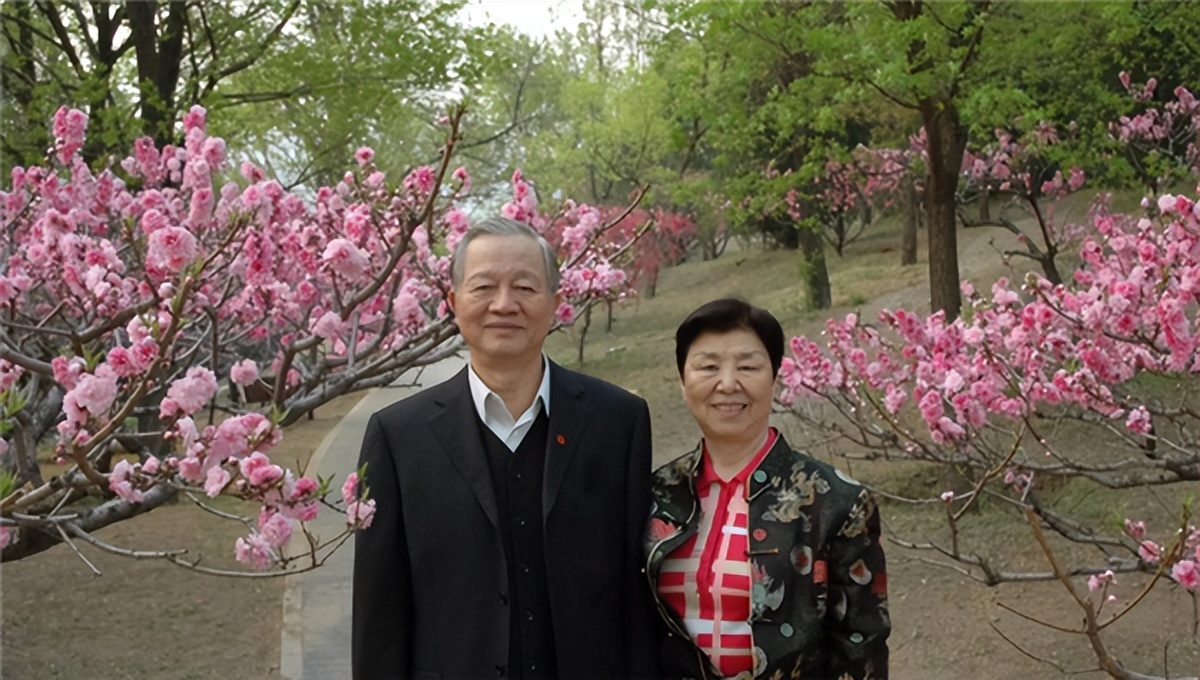 曾仕強識人術:越虛偽的人,越喜歡把兩句話掛在嘴邊,要及時遠離