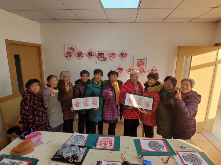 解难题办实事 泥城彭镇居委党群同心推动社区治理