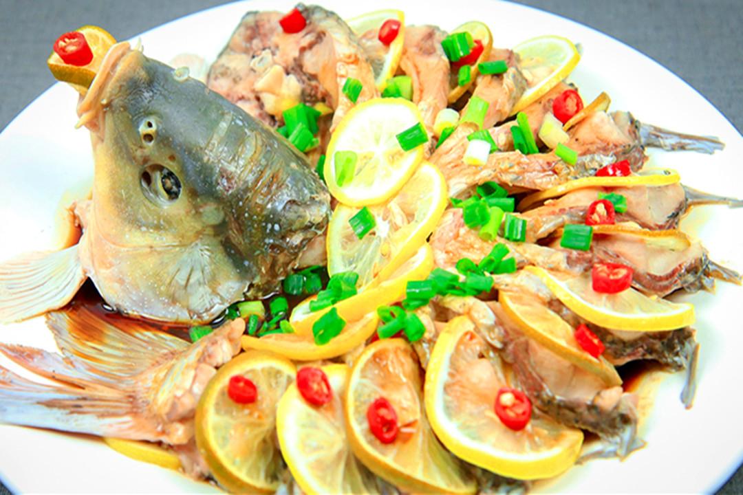 一,柠檬酸——清蒸柠檬鱼