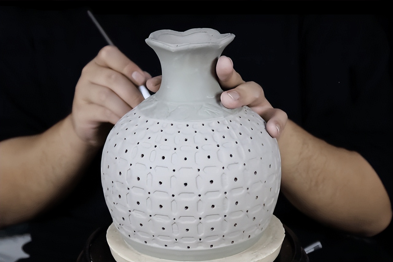 在春天,通晓一朵通花瓷的心事