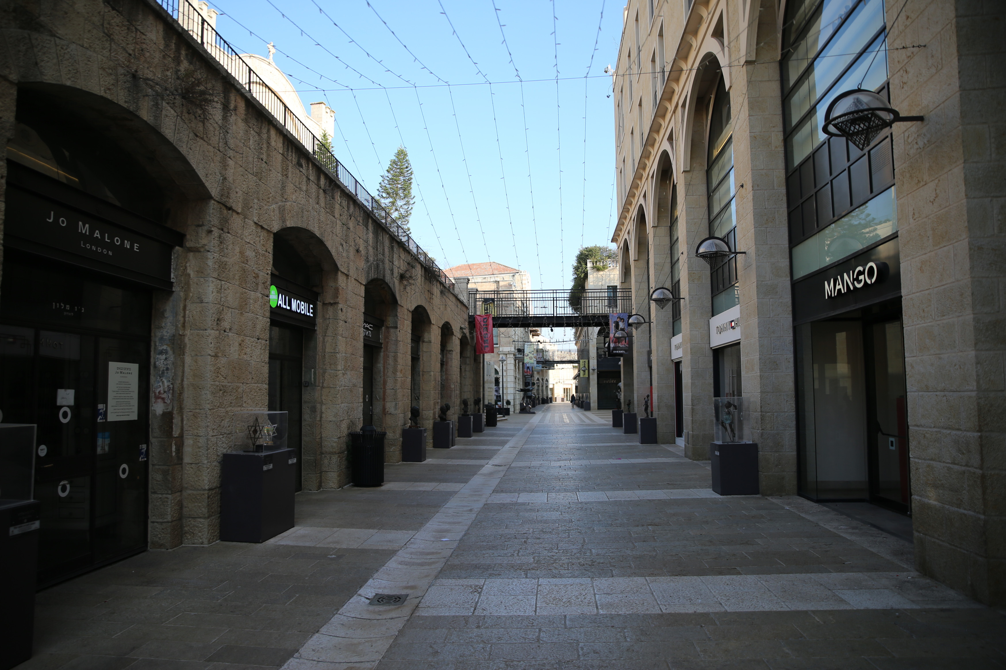 空荡荡的耶路撒冷街头(1)