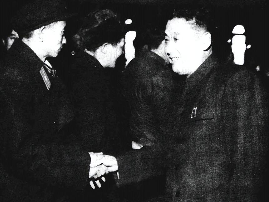 1952年吕其恩任哈尔滨市长后,被陈赓找上门来:你的人,该管管了