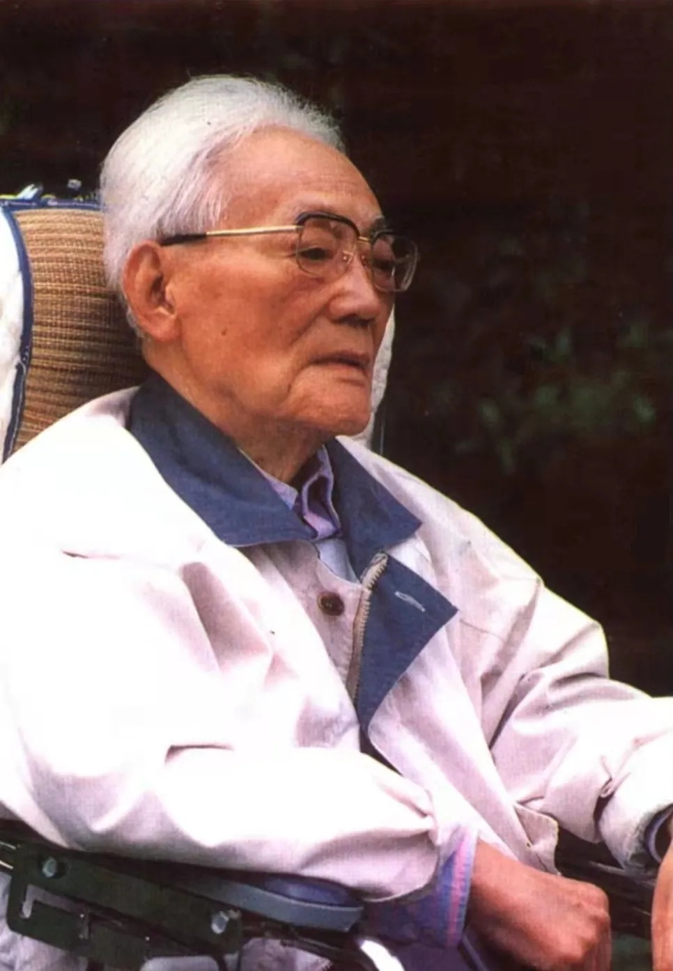 难忘见到巴金先生