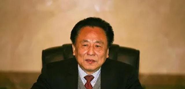 在逃富豪倪福林:自建宫殿与10名情人共居,生下孩子就能拿钱拿地