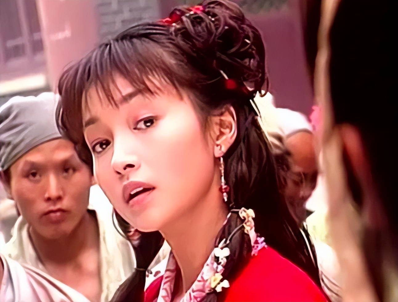 "小辣椒"李绮红:24岁爆红,因患精神病退圈,丈夫治愈我半生伤痛