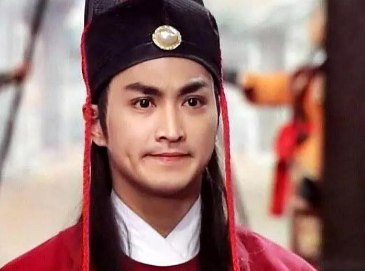 61岁何家劲晒自家工厂,逆袭成圈内"隐形富豪",至今不婚