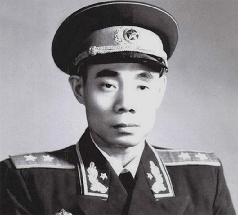中将吴信泉生了8个儿子,4个女儿,周总理调侃:你家是舰空母舰