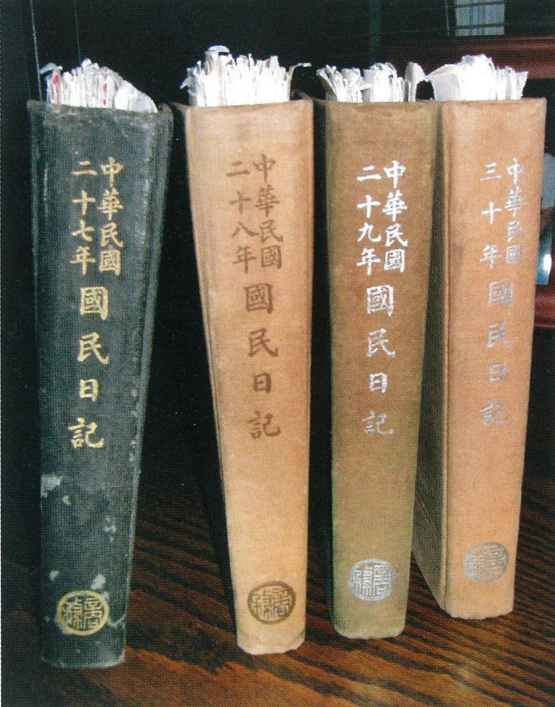 少年张葱玉的"朋友圈"——梅村九友赠春消息卷