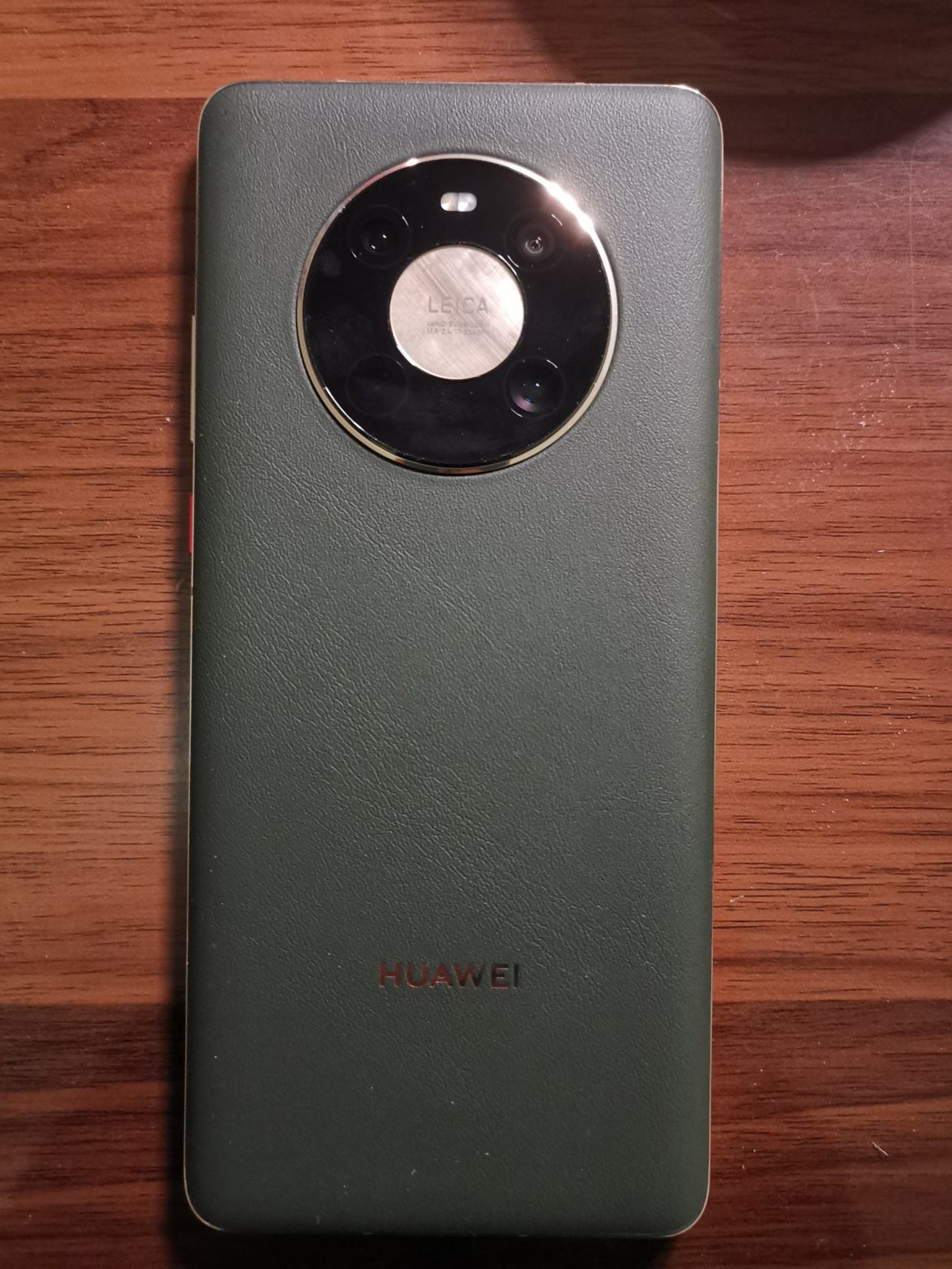 华为mate40夏日胡杨使用一年详测,一款买了不会后悔的手机