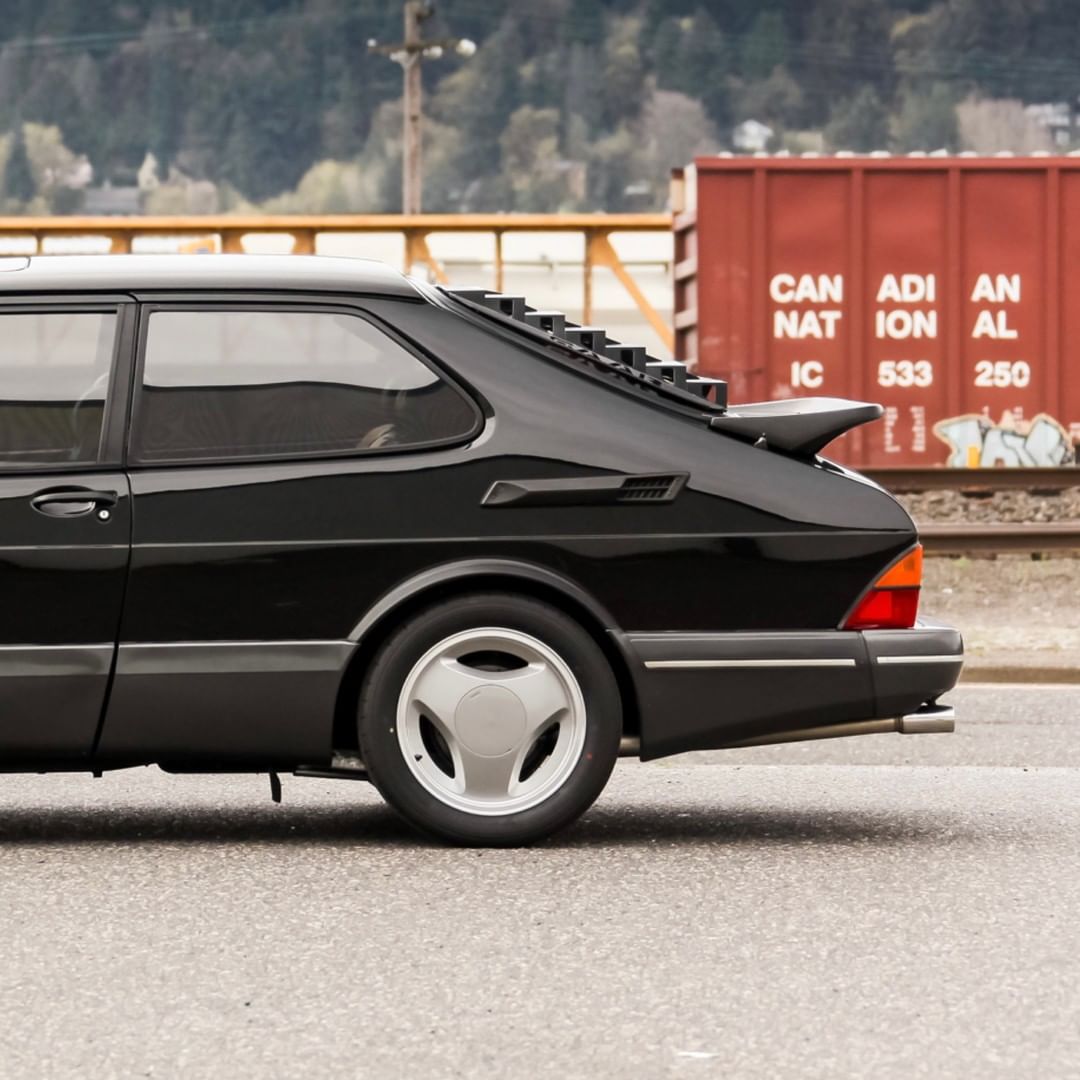 saab900spg一部被称为特殊性能组的萨博车