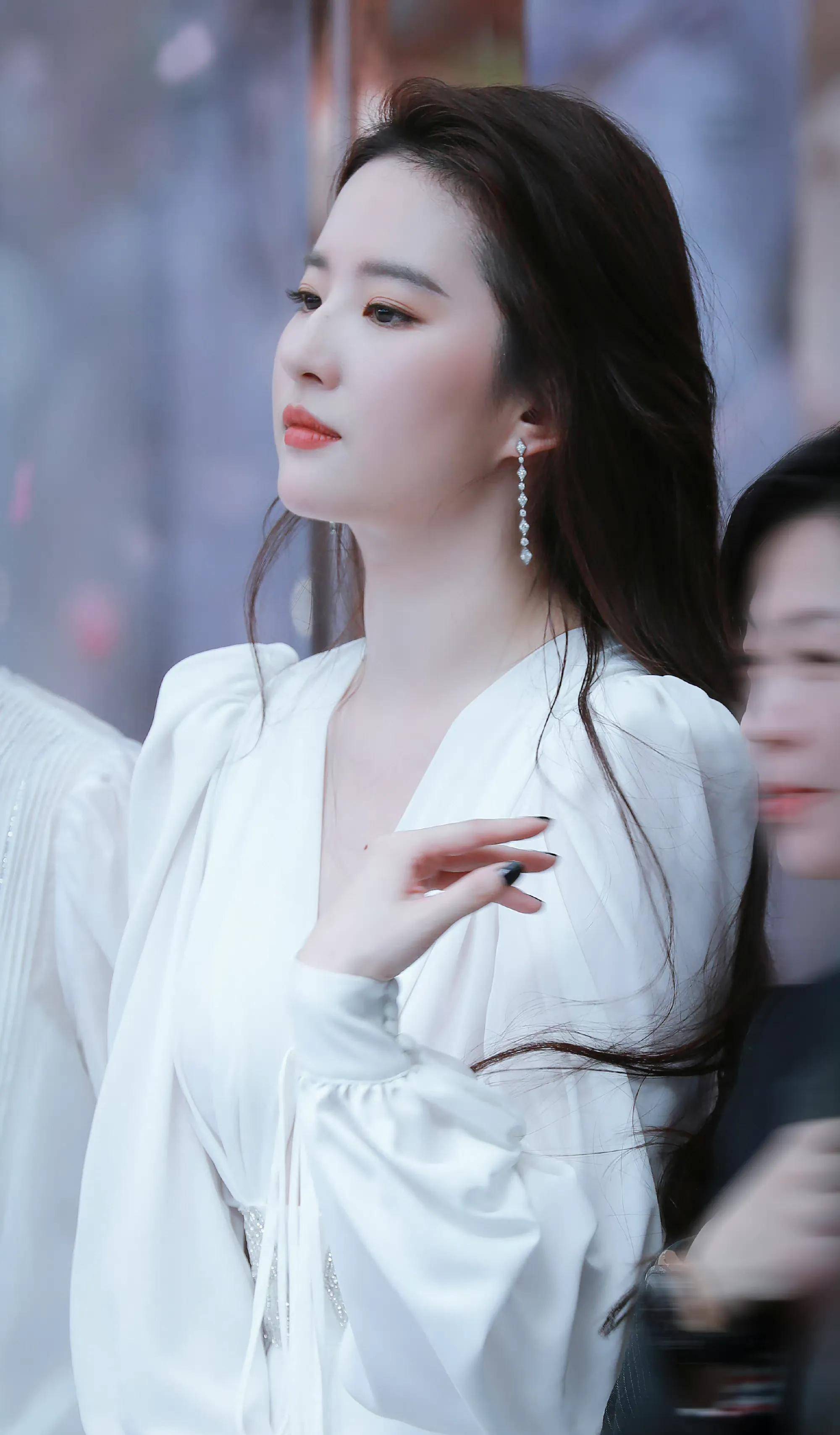 拒绝潜规则!这四位纯洁女星当真娱乐圈清流!