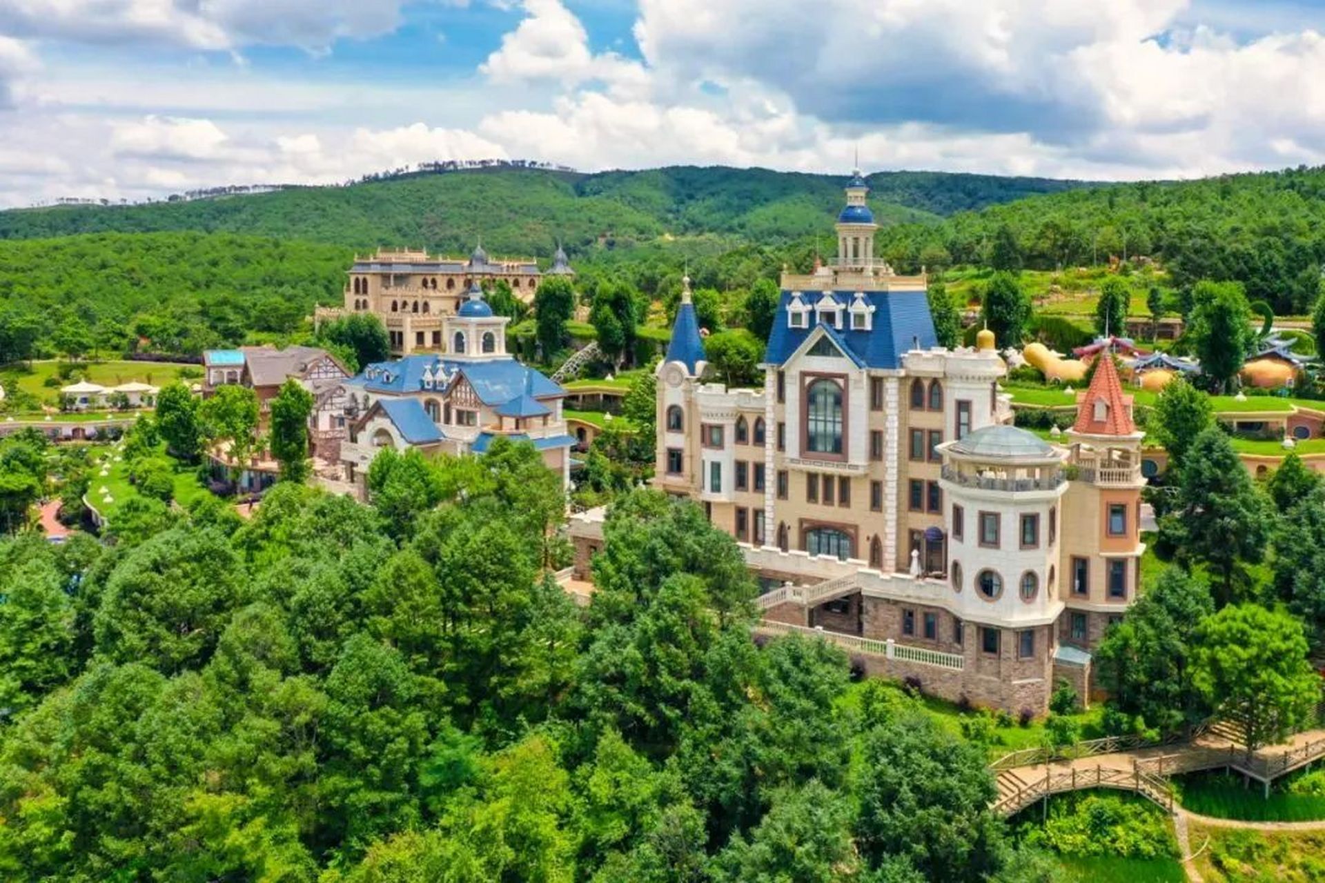 凤龙湾小镇, 一个藏在寻甸大山深处的宝藏地,这里是中国版阿拉丁童话