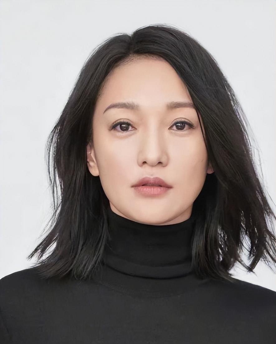 回顾48岁的周迅至今"无儿无女",回看她干过的事情,就不觉得奇怪了