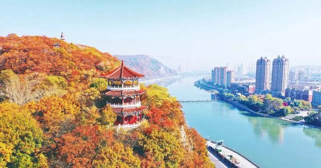 吉致的秋|通化玉皇山公园五花山色 秋景怡人