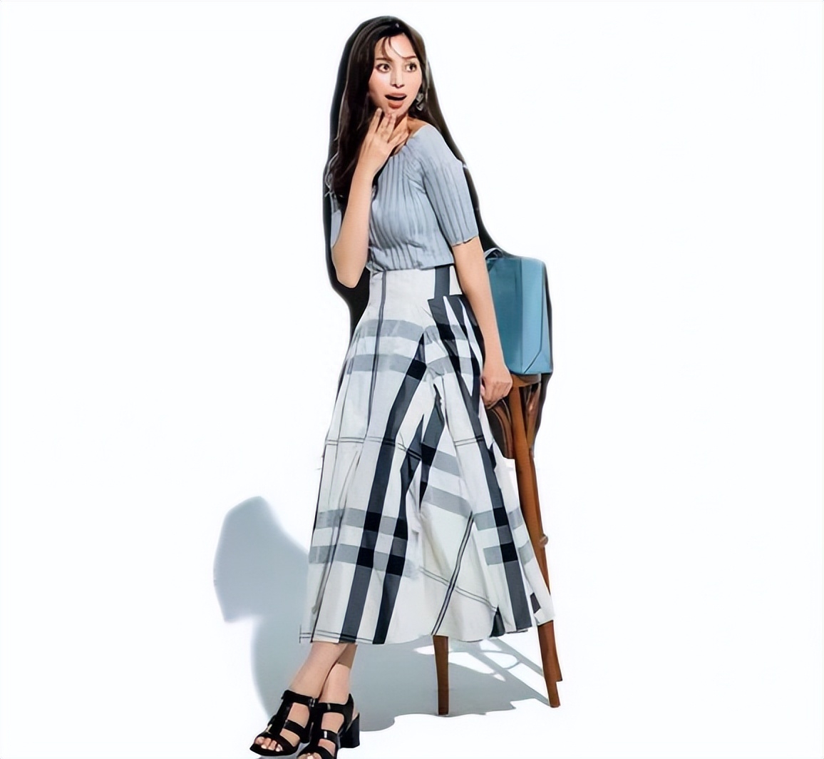 漂亮淑女的潮流穿搭有多美5件衣服穿27天这才叫高手