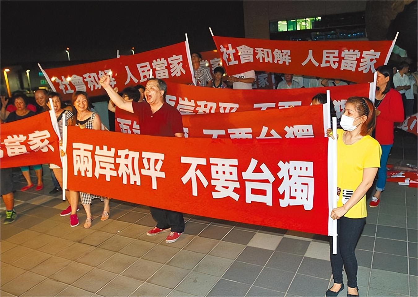 台湾柯文哲拒签"不投降书"!这是绿党的专利,"蓝白"都会拒绝