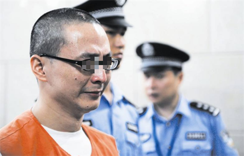 被判无期徒刑的犯人,至少要服刑多少年,每天在监狱里干啥?