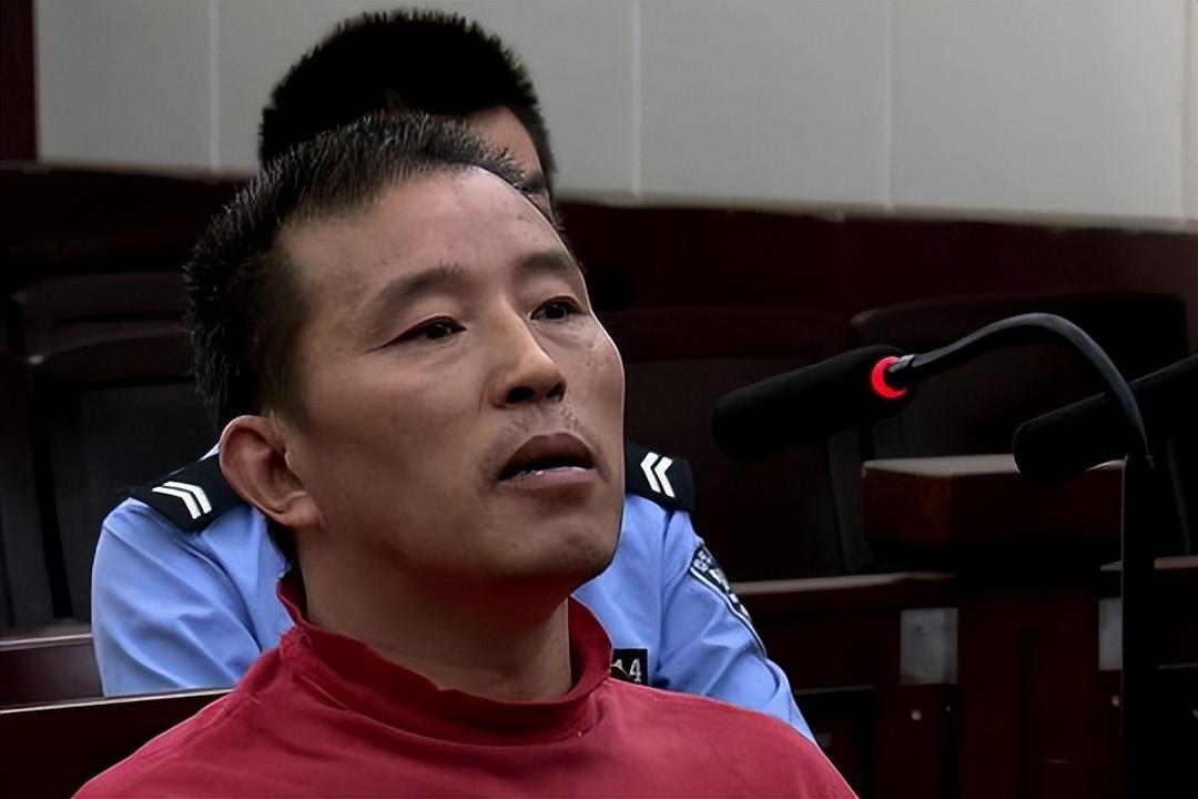 2018年他在法庭上怒怼法官宣布死刑后却闭嘴了在沉默中消亡