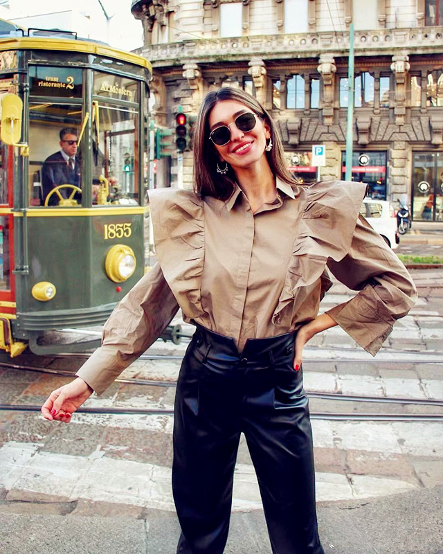 意大利高颜值博主marija,冬季针织也能演绎美,选品配饰是关键