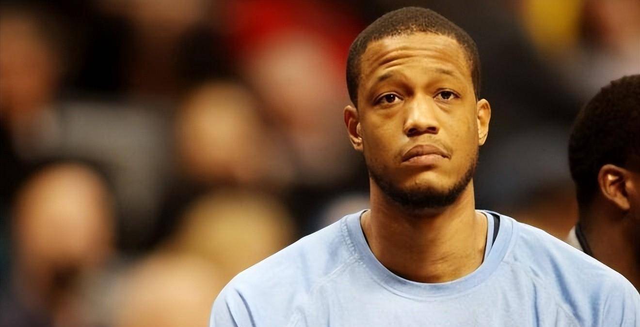 安东尼·兰多夫7年职业生涯签了2份合同,25岁就从nba消失了