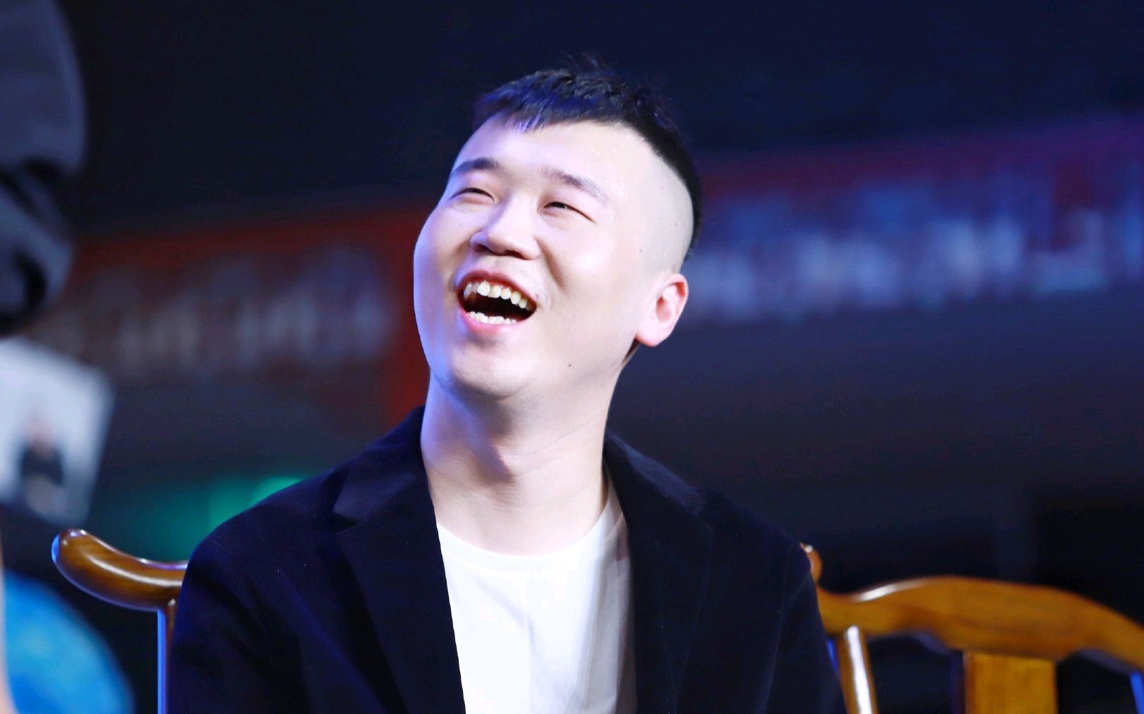 岁月是把杀猪刀!德云社杨九郎疑似斑秃,发际线高到让人不敢认